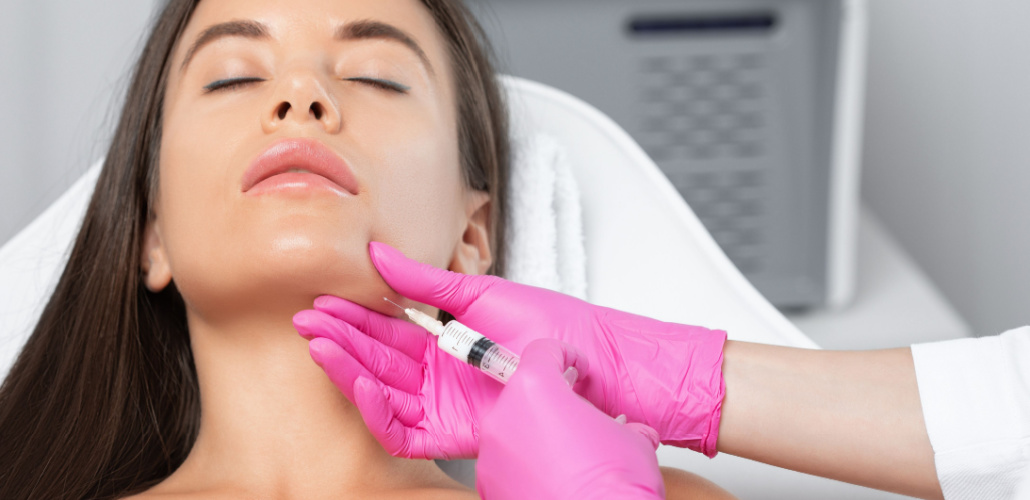 woman getting Kybella treatment